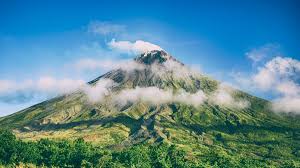 Karena pada saat itu sedang musim hujan. Menikmati Keindahan Gunung Salak Dari 6 Tempat Wisata Alam Ini