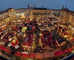 Târgul de crăciun bucurești, organizat de primăria capitalei, prin creart, atrage, și în acest an, atât vizitatori din oraș și din alte regiuni ale țării, cât până în prezent, peste 550.000 de vizitatori au trecut pragul târgului. Targul De CrÄƒciun BucureÈ™ti Programul De SÄƒrbÄƒtori Dcnews