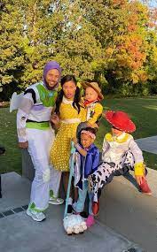 Not to mention, stephen's younger brother seth curry is also a basketball player, and his sister sydel curry is a professional volleyball. Ayesha Stephen Curry S Kids Go To Infinity And Beyond For Halloween E Online