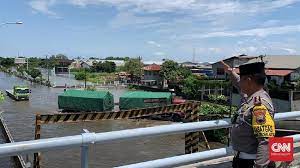 Lowongan di indonesia khusus ntt banyak lowongan berkualitas • banyak. Pompa Bergiliran Banjir Di Pantura Semarang Masih 70 Cm Berita Satu