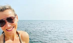 Esther Jacobs's Instagram, Twitter & Facebook