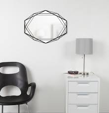 Beautiful, with its curvy and airy form, the oh chair comes in a variety of colors and is easy to stack, thanks to the holes built into the chair's shape. Oh Chair Shop Umbra Chairs Stools Umbra Europe