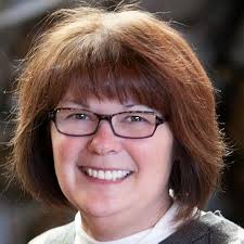 Linda Saraco's Instagram, Twitter & Facebook