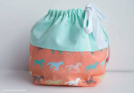 Now it's time to fill your new diy bag with a crochet or knitting project. Free Tutorial Reversible Sock Knitting Project Bag Very Shannon