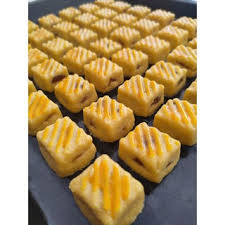 Selalunya kuih tart ni ada style biskut dan ada style gulung. Buy Acuan Tart Nenas Kiub Coklat Hgm A33 Seetracker Malaysia