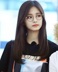 Pin By Im Nayeon On Chou Tzuyu Yah Cute Girl With Glasses Korean Glasses Cute Glasses Frames