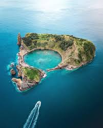 ویلا فرانکا د شیرا, ناحیه لیسبون, پرتغال. Vila Franca Do Campo Islet Portugal The Place Ive Dreamed About Taking A Photo Of For 3 Years T Beautiful Places To Visit Incredible Places Wonderful Places