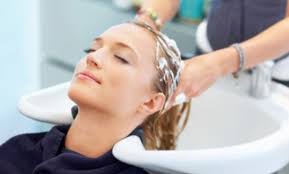 Elmadame_wajiha #Sondage كيف تبدل لون شعرك 💇‍♀️💇‍♀️راجلك يفيق بيك ؟ 1_  مستحيل 😡 2_ بالطبيعة