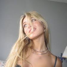 Carol Bonelli (carolinamirandabonelli)