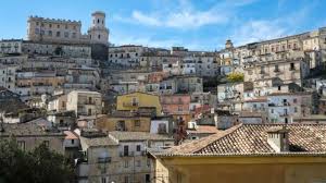 Yes, the restaurant is cozy. Kcku8wqkrlvddm