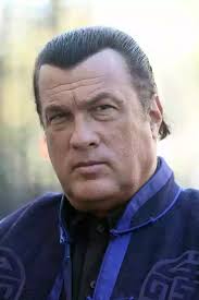 Steven Seagal sorprende con un pop eclettico e mistico
