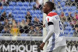Olympique lyon, 2017'de beşiktaş'tan 7 milyon euro bonservis bedeliyle transfer ettiği marcelo'yu kadro dışı bıraktı. Marcelo Fears For His Family S Safety Has Told Lyon Team Mates He Wants To Leave After Donkey Banner Get French Football News