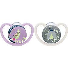 Ideal für den einsatz in der schule (1. Beruhigungssauger Silikon Schnuller Space Night Gr 3 Katze Gluhwurmchen 2er Pack Nuk Mytoys