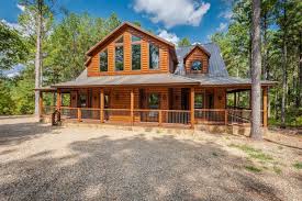 Close to helen ga and all the alpine touristy things you could imagine as well as fantastic mountain motorcycle riding! Maple Leaf Lodge In Broken Bow Ok Beavers Bend Luxury Cabin Rentals