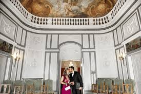 Von der rustikalen hochzeit im tiefgewölbe über die gut bürgerliche hochzeit in unserer bastei bis im schloss arenfels unterliegen sie keiner festen sperrstunde, zu welcher ihre feier enden muss. Standesamt Hochst Eine Hochzeit Im Emerichpavillon Hochst