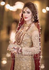 Pin By Tanzin Shama On Nikaah Shaadi Valima Indian Bridesmaid Dresses Pakistani Bridal Hairstyles Pakistani Bridal Makeup