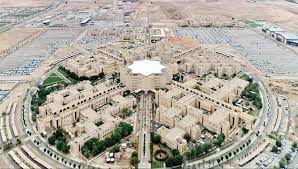 توفر الجامعة برامج عالية الجودة على مستوى البكالوريوس والدراسات العليا، والتي تعد الخريجين. Ø¬Ø§Ù…Ø¹Ø© Ø§Ù„Ù‚ØµÙŠÙ… ØªØ¶Ø¹ Ø®Ø·Ø© Ù„Ø¹ÙˆØ¯Ø© Ø¢Ù…Ù†Ø© Ù„Ù…Ù†Ø³ÙˆØ¨ÙŠÙ‡Ø§ Ø¥Ù„Ù‰ Ù…Ù‚Ø±Ø§Øª Ø§Ù„Ø¹Ù…Ù„ Ù„Ù„Ø­ÙØ§Ø¸ Ø¹Ù„Ù‰ Ø³Ù„Ø§Ù…ØªÙ‡Ù… ØµØ­ÙŠÙØ© Ø§Ù„Ù…Ù†Ø§Ø·Ù‚ Ø§Ù„Ø³Ø¹ÙˆØ¯ÙŠØ©ØµØ­ÙŠÙØ© Ø§Ù„Ù…Ù†Ø§Ø·Ù‚ Ø§Ù„Ø³Ø¹ÙˆØ¯ÙŠØ©