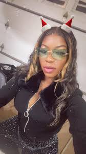 Happy Holidays Detroit🎉🎊🎁🥳 I just had Identical twins December 18th the  secret is to train that waist during postpartum #Baddietip …Oh yea and  Whaddup Doe Detroit🗣️