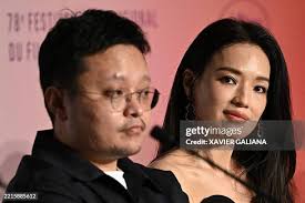 42 Photos & High Res Pictures