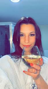 Hi guys! My name is Amanda, I'm 5'7 and 23. Im looking for some help