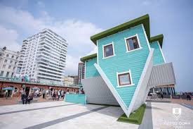 If something has been moved upside down , it has been turned round so that the part that. Upside Down House Brighton Aktuelle 2021 Lohnt Es Sich Mit Fotos