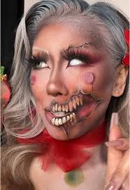 Gingerbread Airlines: Creative Holiday Makeup Ideas