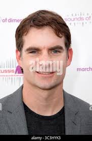 Jeff Gordon, champion de NASCAR, a fait la promotion de la Journée de  sensibilisation à la coqueluche pour la Marche caritative des dix à Times  Square, New York, le 5 août 2010 (