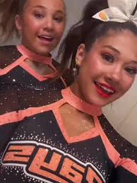 #CapCut peach @ella💖💖 @PEACH RAYS #comp #seniorelite #19 #cheerleading  #viral #worlds #fypシ