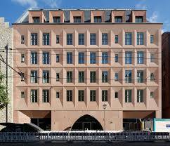 Das rote haus ist eines der bekanntesten bordelle in frankfurt und bietet, im neuen das rote haus hat täglich bis in die frühen morgenstunden geöffnet. Braubachstrasse 23 Dom Romer