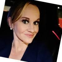 Elizabeth Yoshimura's Instagram, Twitter & Facebook