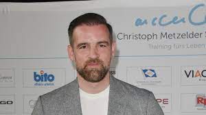 Der einstige nationalspieler christoph metzelder muss in düsseldorf auf die anklagebank. Kinderpornografie Verdacht Ermittlungen Gegen Metzelder Promiflash De