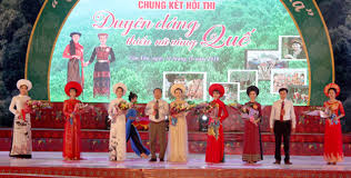 Thiếu nữ vùng quế duyên dáng “đọ sắc thi tài”