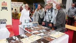 La foire à tout & le matériel. Yerville La Foire Aux Vins Et A La Gastronomie Se Tient Tout Le Week End Des 27 28 Octobre A La Salle Champlain