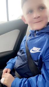 Philippa Warr (@philippawarr)’s videos with Evergreen