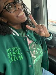 Ready for my 10 am showing !!! OT RASIC YOUR ИТΣН 0 OTYU ASO OT YU E IT ITH  ይብፈራ H ST. FIEVER