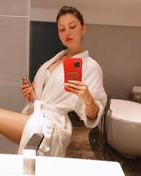 335 Likes 3 Comments Urvashi Rautela Urvashirautela Fan Boy On Instagram Gm Urvashirautela Urvash In 2020 Actresses Insta Fashion Indian Bollywood Actress