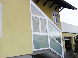 Stiegenaufgang Aussen Uberdachung Mit Elementen Aus Kunststoff Alu Terrassenverglasung Uberdachungen Terrassenuberdachung