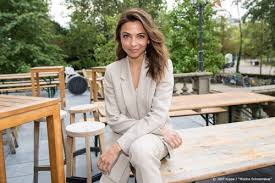 Jun 17, 2021 · talitha muusse is dinsdagavond achtervolgd tijdens aan avondwandeling. Georgina Verbaan Giechelend Met Nieuwe Liefde Op Rode Loper Ditjes Datjes