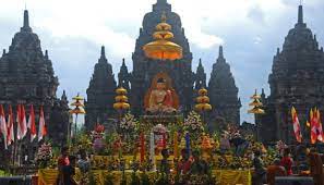 Buddha purnima, juga dikenal sebagai vesak, vesakha atau waisak adalah hari keberuntungan yang memperingati kelahiran, pencerahan (nirwana), dan kematian buddha gautama. Begini Detik Detik Hari Raya Waisak Di Candi Borobudur Nasional Tempo Co