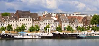 Maastricht university scholarship is currently open. University College Maastricht Uceap