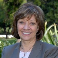 Jacqui Fox (@jaxthefox)