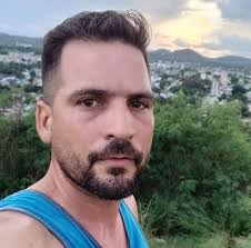 Nuestro amigo Ulises Eyherabide partió a la presencia de Dios. Nos quedan  sus canciones que fueron parte de nuestro repertorio en nuestros comienzos.  Dios y la música hicieron que nuestros caminos se