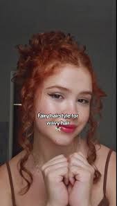 Ideias de Penteado Fada para Cabelo Ondulado