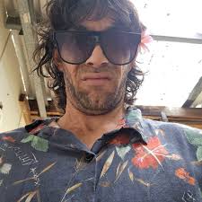 Apologies if ive ever looked at you like this. I mean well.