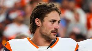 Broncos' Riley Moss Exits Game vs Raiders With Knee Injury