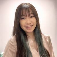 Eileen Dee's Instagram, Twitter & Facebook