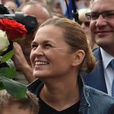 Barbara Nowacka (@barbaranowacka) • Instagram photos and videos