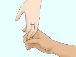 Promise rings honor your pledge of love with a diamond or gemstone promise ring. Einen Versprechensring Geben Mit Bildern Wikihow