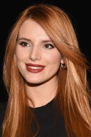 From Brick Red Lipstick To Cat Eyes 22 Of The Best Skin Hair And Makeup Looks Lately Strawberry Blonde Hair Color Hair Color Auburn Strawberry Blonde Hair