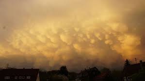 Mammatus wolken komen zelden voor. Ratselhafte Mammatus Was Es Mit Den Seltsamen Wolken Uber Stuttgart Auf Sich Hat Stuttgart Stuttgarter Nachrichten